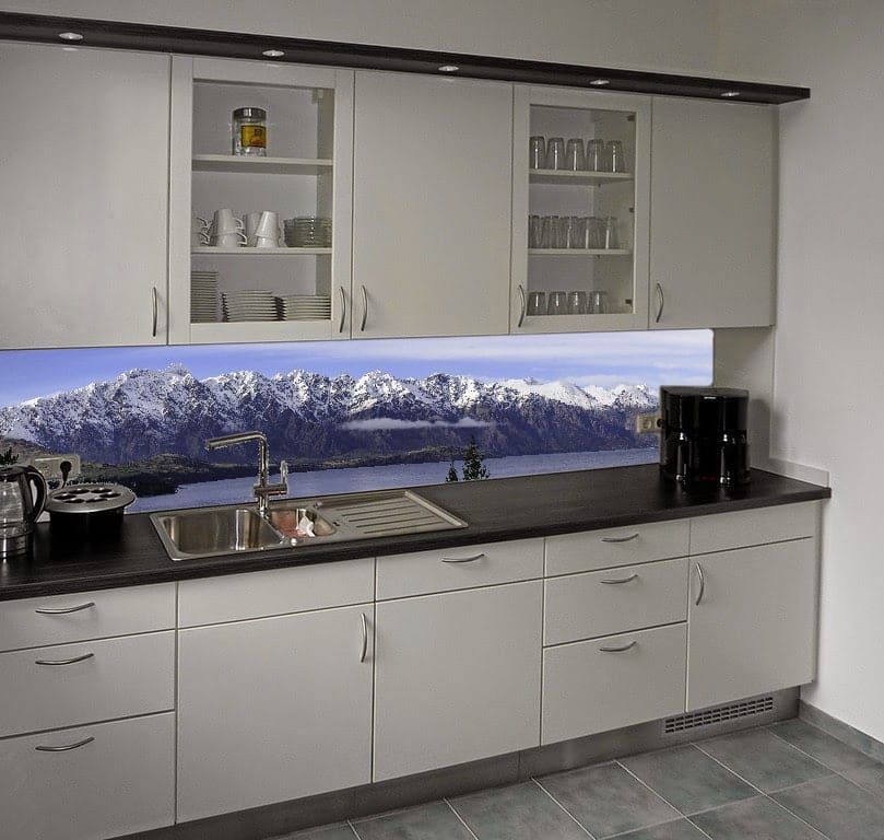 Kitchen splashback mock up with suitable sized image